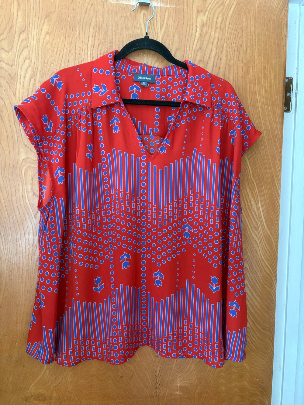 Modcloth Red Short-Sleeve Geo Floral V-Neck Blouse 2X